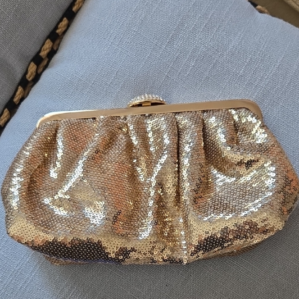 Elegant Gold Sequin Clutch⭐️✨️